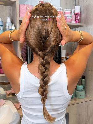 trying the new viral braid hack 🎀  #hairstyle #hairtips #hairhowto #braidstyles #braids 
