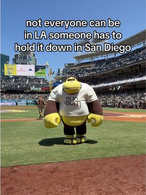 Sonny holding it down in San Diego for us all👏 #sandiego #padres #california #sunbum 