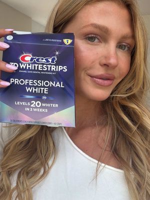 #CrestPartner Using @Crest Whitestrips is always a must for me before any trip! #3DWhitestrips 