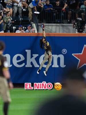 FERNANDO TATIS JR. ARE YOU JOKING?! #MLB #baseball #tatisjr #defense #padres 