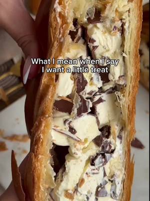 I've never been one to limit myself x  #icecreamcroissant #magnumicecream #magnumcroissant 
