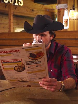 School is back in session and we've got some things to teach y'all about steak 🥩 STUDY UP! @texasroadhouse