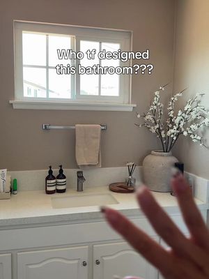I have the stupidest bathroom design. Chat prove me wrong. Idk what to do with it LOL