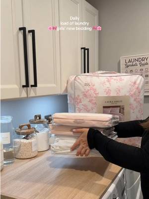 The girls’ room turned out so cute! It was a busy laundry day and it literally took me all day to get all their new bedding washed up but they love it so much! It’s so girly and pink 🎀🌸 I got two sets of sheets to easily be able to switch on laundry day. I don’t even know why I got one white set each because they both love the pink and only want that on their beds 😂 #laundry #dailylaundry #laundryday #laundryroom #laundrytips 