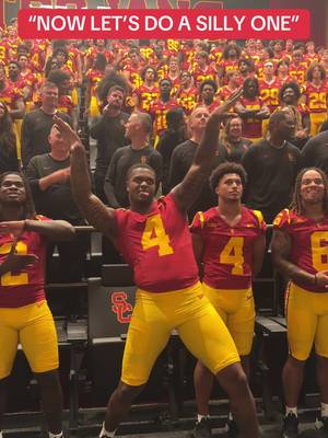 unhinged group of individuals #usc #CollegeFootball 