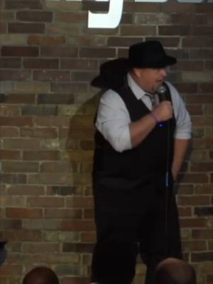 Perfect Woman - Des Moines (1 min) In my opinion, the perfect woman is... #woman, #perfectwoman #roblittle #DesMoines #funnybone #improv #comedy #standupcomedy