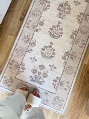 The kitchen called... it needs a runner. 📸 mirandasmotherhoodera Rug: Jasmine | Linen & Brick