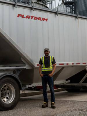 Honest testimonial from Justin (Barbara Farms) You heard him, if you haul wheat, this trailer is for you🌾  We are always open to hear your feedback!  #platinumtrailers #wheat #farming #grain #builtbetter 
