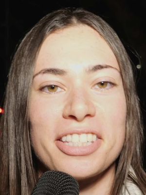 Elizabeth Eats on Portland burger joints Watch the full episode of We Outside on the Sidetalk YouTube channel, Spotify, or Apple Podcasts 🍿 Link in bio