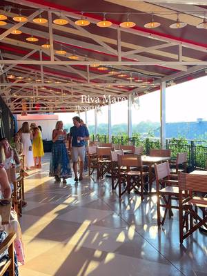 Charleston just got a NEW rooftop Italian restaurant 🇮🇹🍝🌇 Meet @rivamarechs . Set high above the Navy Yard, Riva Mare brings the spirit of the Italian coast to Charleston with an open-air rooftop setting, fresh seafood, handmade pasta, wood-fired dishes, coastal cocktails and plenty of la dolce vita. 🌊🇮🇹 The menu is all about lighter Italian cooking and letting fresh ingredients shine. Start with the Frito Misto, grilled octopus, head-on shrimp or East Coast oysters, then move into the raw bar with tuna carpaccio, snapper tartare or hamachi crudo. 🦐🦪 For pasta, the Linguine Vongole with littleneck clams, white wine, garlic and Calabrian chili looks like a must, along with the whole lobster spaghetti, Trofie alla Genovese and Pansotti Nero with shrimp and preserved lemon. 🍝 There’s also wood-fired pizza, whole fish, a market catch and plenty of seasonal sides, plus Italian-inspired cocktails like the Open Sails with limoncello, basil, lemon, honey and prosecco. 🍋🍸 And yes, save room for dessert. The Tiramisu Semifreddo, Lemon Delight and Spumoni Sundae are all on the menu. 👀 If you’re looking for a new Italian restaurant in Charleston, rooftop dining in North Charleston, fresh seafood, handmade pasta or a new Navy Yard restaurant to add to your list, Riva Mare is officially open.