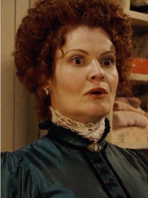 É, Hetty... Parece que agora você vai conseguir 𝓇ℯ𝓁𝒶𝓍𝒶𝓇! 😌 🎬 #Ghosts #Fantasmas #Comédia #HettyWoodstone #Série