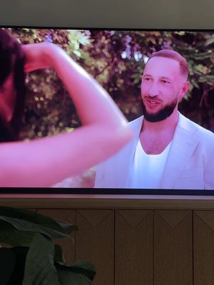 mom i’m on tv and kim k is my wingman @The Girls 