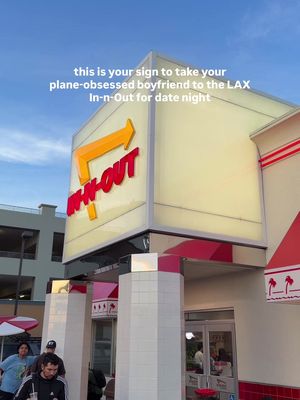 Date night at the LAX In-N-Out ✈️ #lax #planegeek #flightradar24 #airplane #datenight