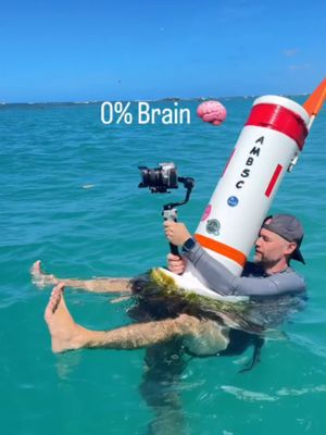 Being a videographer in the ocean with a gimbal is not as easy as it looks. The struggle is real 😅 Glad it worked out and got the shot 😎 Gimbal: ZHIYUN Weebill 3E 🎥: nikitammedia #zhiyun #zhiyuntech #creatortools #gimbal #Weebill3E