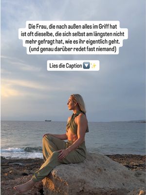 Du funktionierst. Du schaffst alles. Du wirkst stark. Aber wann hast du dich eigentlich selbst das letzte Mal wirklich gespürt? 🤍 Stärke bedeutet nicht, immer weiterzumachen. Manchmal bedeutet Stärke, ehrlich hinzuschauen. Wenn du mehr echte Gedanken, Tiefe und weibliche Kraft willst, bleib hier. ✨ #selbstliebe #mentalegesundheit #weiblicheenergie #achtsamkeit 