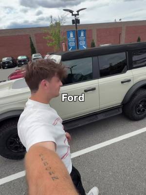 Adventures come easy to Ford Bronco®. Where would you take yours first? 👀 #FordCanada #FordBronco