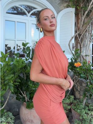 This dress thooooooooo!!!!🍑 #positano #italyoutfits #italy #vacationoutfits 