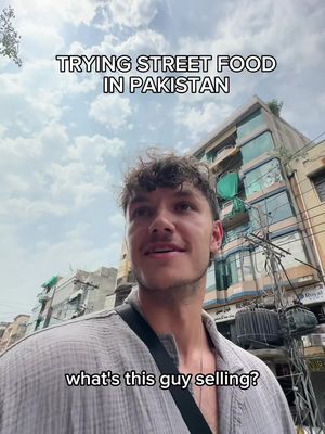 Would you have tried it? #streetfoodpakistan #pakistantravel 
