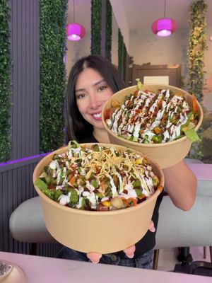 🔥HALAL INDIAN STREET FOOD SPOT NEAR HOUSTON🔥 📍 @BOWL’D Masala is known as the Indian chipotle with their fully customizable bowls that come loaded with your choice of rice, protein, veggies and topped with house made sauces! They also have wraps, naan pizza, wings, samosas, lassis, smoothies & so much more 🔥  📍 4828 Waterview Town Center Dr Ste 800, Richmond Tx #houstonfood #houstoneats #htx #houstonhalal