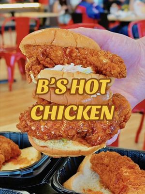 📍B’s Hot Chicken - Kent (23221 Pacific Hwy S, Kent, WA 98032 My order: 🍗 Chicken tenders 🥪 Chicken sandwich  🍟 Fries 🥬 Coleslaw 🧊 Cherry & blue raspberry slushy 🍋 Homestyle & mango lemonade #bschicken #kentwa #friedchicken #chickensoftiktok #seattle 