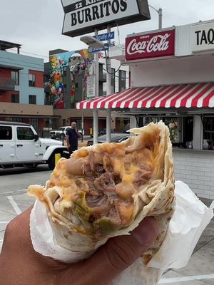 @Lupe's Burritos  📍 4642 E 3rd St, Los Angeles, CA 90022 #eastlosangeles #tacos #burritos #Foodie 