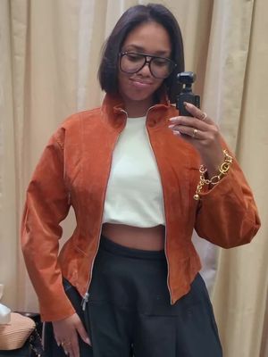 The Fall New in @ZARA has some hits!! I picked up everything except the black top & linked the @asos pants I’m wearing in the video. I’m 5ft 6, 170lbs, US 8/10 & got a medium in all the tops. Size 10 in the ASOS pants!
