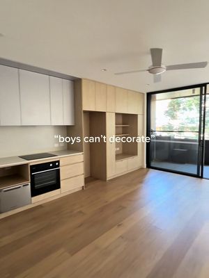 “Boys can’t decorate”… good thing I’m gay 😇 #boyapartment #cozyinteriors #apartmentinspo