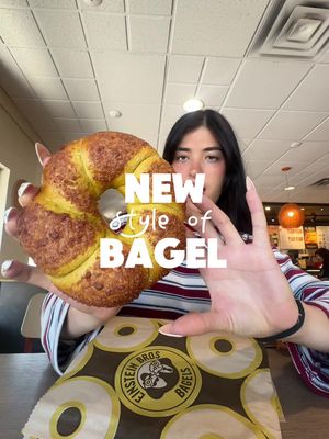 NEW STYLE OF BAGEL 🥯  📍@einsteinbros just launched their new Pull-part Bagel that makes ripping and dipping your bagels (the elite way to eat bagels in my opinion ☺️) easy and ready for sharing 👏 For $3 you can get a pull-apart bagel & shmear 🫶 Two flavors are getting this special treatment with their PUMPKIN CRUNCH and CINNAMON SUGAR. This way i can get my main bagel and a side bagel to snack on too.  Tag someone you would share your pull apart bagel with 🤝 #einsteinbrospartner #denver #denvercolorado #denverfood 