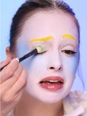 I should ban that color 🙅‍♀️💚  - #makeupchallenge #makeuphacks #Eyeliner #lipstick 