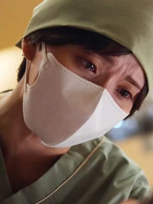 出演：松岡茉優 ✕ 仲里依紗 監督: Yuki Saito（「アンメット ある脳外科医の日記」） Netflixシリーズ『ダウンタイム』  2026年9月17日世界独占配信！ あなたの価値観を問う 衝撃のメイン予告映像解禁！ "美しくなりたい"は希望か、呪縛か 渦巻く欲望と心の葛藤をえぐる 至極のヒューマン・サスペンス #ダウンタイム #ダウンタイム中 #ダウンタイムはネトフリ #ビフォーには戻れない #Plasticbeauty