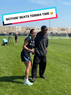 Everyone wants their time with Tem 🫶 @Temwa Chawinga @NWSL #nwsl #Soccer #teammates #family #kansascity