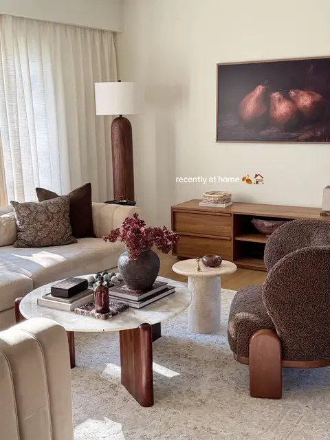 love the way the house feels recently 🍂🏠 #Home #fallinspired #fallhomedecor #couch 