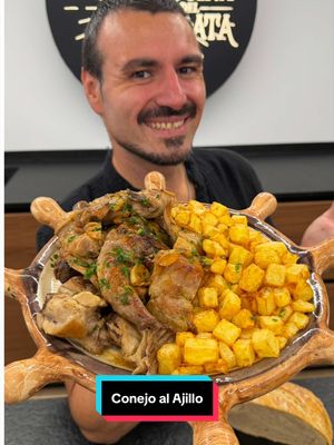 Pocos cosas hay más ricas que un conejo al ajillo, me flipa y es de las carnes más sanas que puedes comer! . #conejo #ajillo 