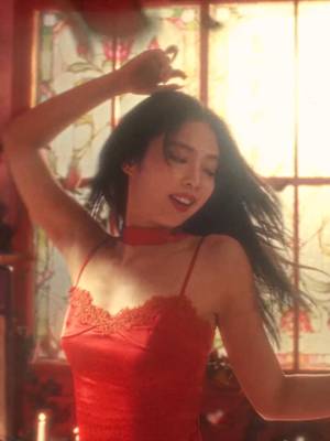 Chills watching @JENNIE’s “FALLEN ANGEL" music video 🪽🪽🪽  #Sony #JENNIE #FallenAngel