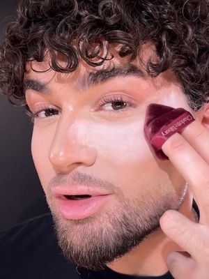 GIRL… STOP DOING YOUR CONCEALER LIKE THIS!! And do it like THIS INSTEAD!!! 😍👀 A D  The Airbrush Flawless Loose Powder @Charlotte Tilbury available only at @sephora  #airbrushflawless #ctpartner #makeup #makeupartist #makeuptutorial