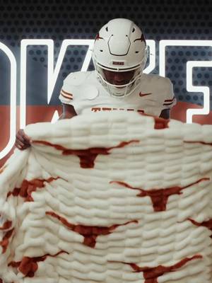 THE OFFICIAL BLANKET SPONSOR OF TEXAS ATHLETICS! @Texas Longhorns  Lola loves Texas! Hook ‘em Horns 🧡🤘🏼#lolablankets #texas #football