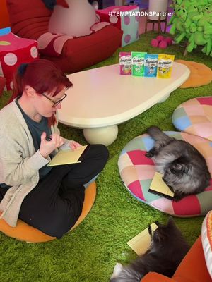 #TEMPTATIONSPartner Sometimes a creative block requires a creative solution, cats! And when your cats aren’t playing along, leave it up to @Temptations Treats to come to the rescue! Our cats love the Classic Crunchy Treats and we can always rely on them to save the day!