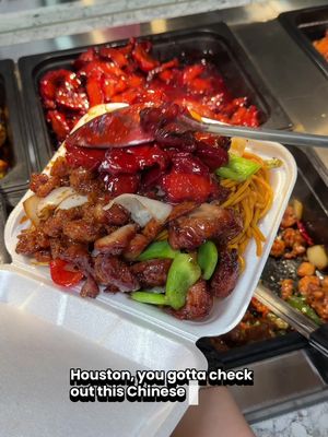 🔥AMAZING CHINESE LOADED PLATES IN HOUSTON + FREE EGG ROLLS🔥 📍 @yum.my.express has amazing loaded plates that are super affordable and the food is amazing and you can get a FREE EGG ROLL with your order when you show this video during your visit!  Their plates are truly LOADED, they even need to staple some boxes closed because they are packed to the top, and the price is insane starting at $9.99 for rice/noodles + 1 meat, $10.99 rice/noodle + 2 meats and $11.99 for rice/noodles + 3 meats 😍🔥 They’ve got everything from orange chicken, black pepper chicken, bbq brisket, broccoli beef, kung pao chicken and more! Be sure to check them out and claim your free egg roll 🎉🙌  📍 @yum.my.express  12620 FM 1960 W, Houston #houstonfood #houstoneats #htx