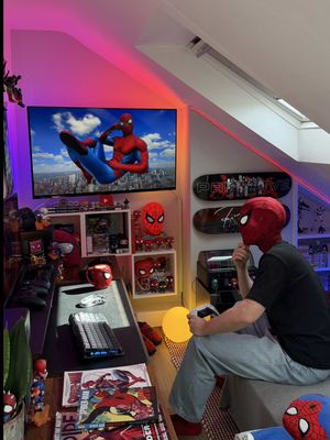 glowing lights, web-slings and overthinking things💡🎮💭 #apartmenttherapy #roominspiration #bedroomideas #spidey #ledlights 