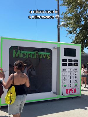 A micro rave, spotted at Daisy Chain Fields 🪩 #concerts #daisychain