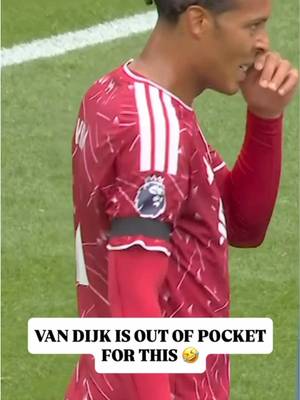 BIG VIRG WITH THE OLDEST TRICK IN THE BOOK 😂 Virgil Van Dijk appeared to wipe some nasal discharge on the back of James McAtee's shirt during Liverpool's 2-2 draw with Nottingham Forest 🤭 #virgilvandijk #liverpoolfc #PremierLeague #shithousery 