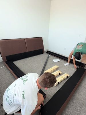 Was it a mistake getting a bed this big? Next up the couch build😮