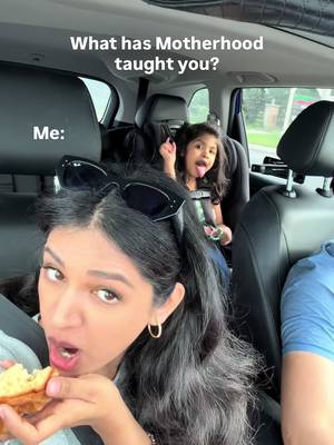Eating in peace? That's definitely a thing of the past..🙄  These little ones truly have eyes everywhere! 👀 #ParentLife #MomLife #NoMorePeacefulMeals #KidsAreEverywhere #explorepage✨ 