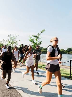 Shakers, movers, groovers + cruisers ☀️ @districtrunningcollective pulled up to the Good Morning Café for a Saturday morning well spent in DC. 💥 3 routes, 3 groups. 5K, 8 miles + 18 miles — and we were here to fuel every step. Cheers to good miles. Good people. Good Morning.