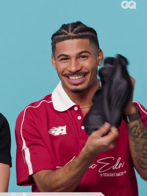 To everyone who spent the summer asking for #SincereRhea's curl routine: Start with getting yourself a bonnet. At the link in bio, see #LoveIsland's final four guys share their 10 Essentials.