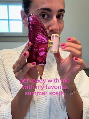 La Bomba, the perfect summer scent that keeps me feeling and smelling radiant for all the summer occasions! @Carolina Herrera @Ulta Beauty #LaBombaCarolinaHerrera