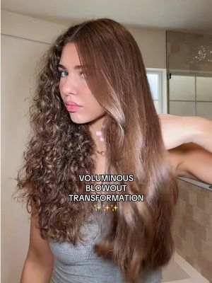 SOOOO bouncy! 😍 @Revlon Hair Tools Volumizer hair dryer #RevlonHairToolsPartner #blowout #frizzyhair #hairtutorial #roundbrush 