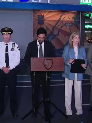 BREAKING: New York City Mayor Zohran Mamdani addresses the deadly Times Square stabbing, saying a woman carrying multiple knives stabbed two people before responding NYPD officers deployed a Taser and opened fire. "I want to thank the NYPD officers who stepped in and prevented a horrific attack from becoming even worse." Mamdani says one victim and the alleged attacker have died, while the second victim remains hospitalized in stable condition.