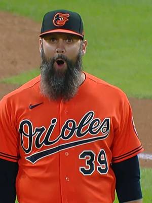 WHEN COWS FLY 😱😱 COLTON COWSER HOME RUN ROBBERY TO END IT!! #orioles #MLB #baseball #BaltimoreOrioles 