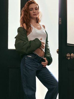 The denim that looks good, no matter what. Sadie Sink in the 90s Straight Jean.